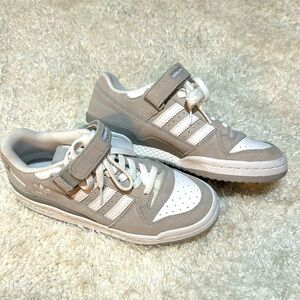 6.5 youth adidas fits 8 women